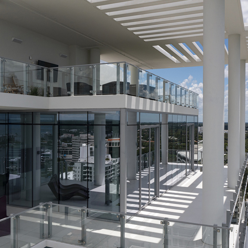 LR-4900 glass railing system on a wide terrace